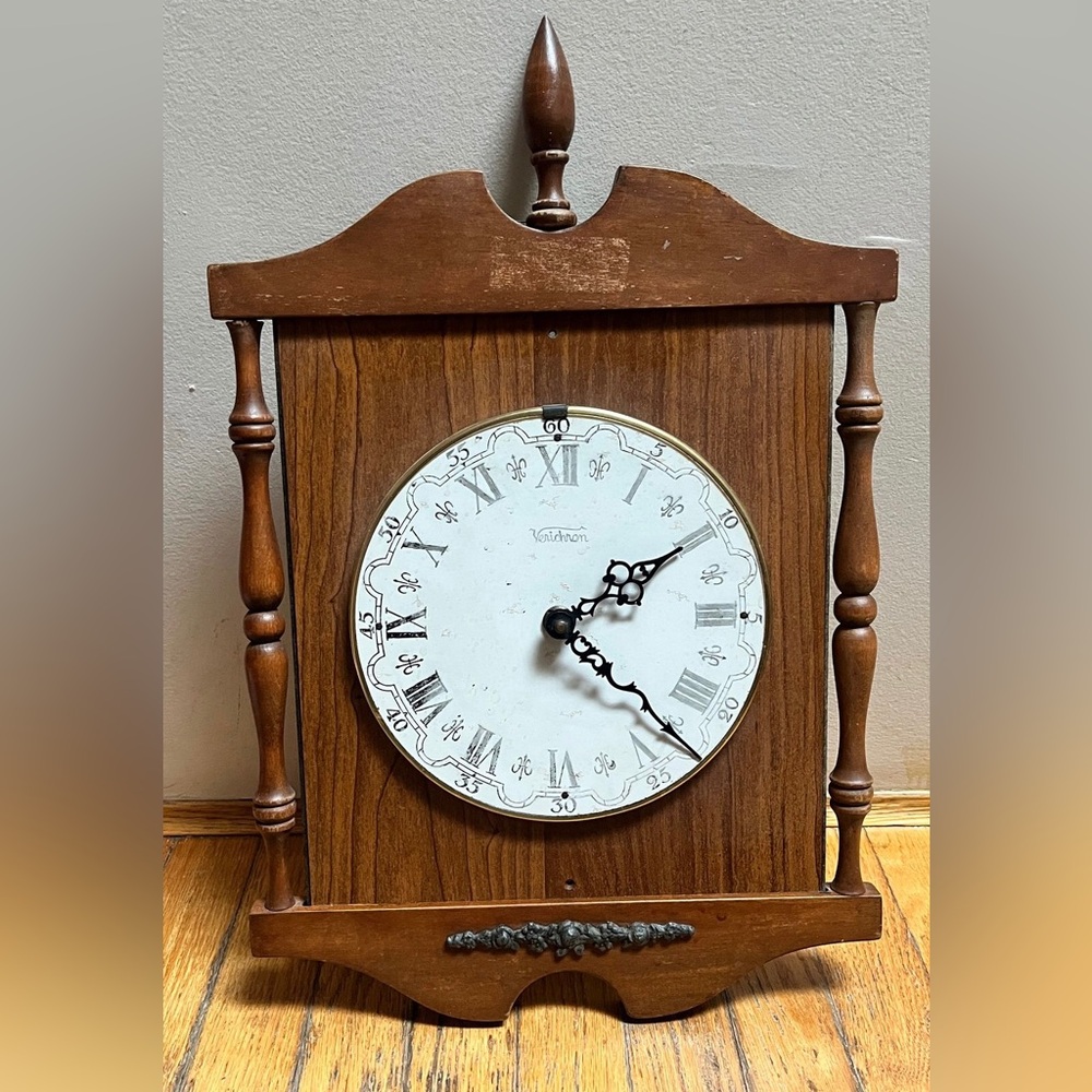 Vintage Retro Verichron Wall Clock Country Kitsch Wooden Wall Decor